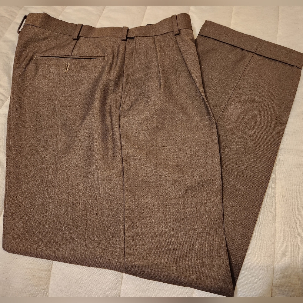 Croft & Barrow 32x29 Brown Pleated Dress Pants